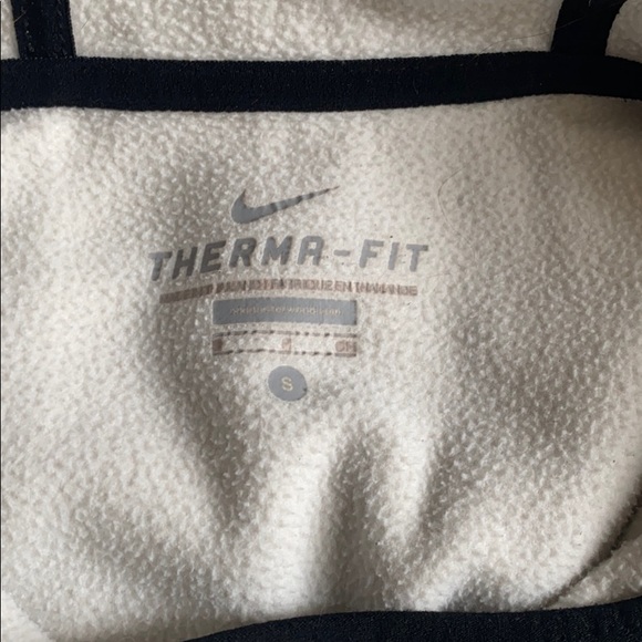 Nike sweatshirt, size small. Very little use! - Picture 3 of 3